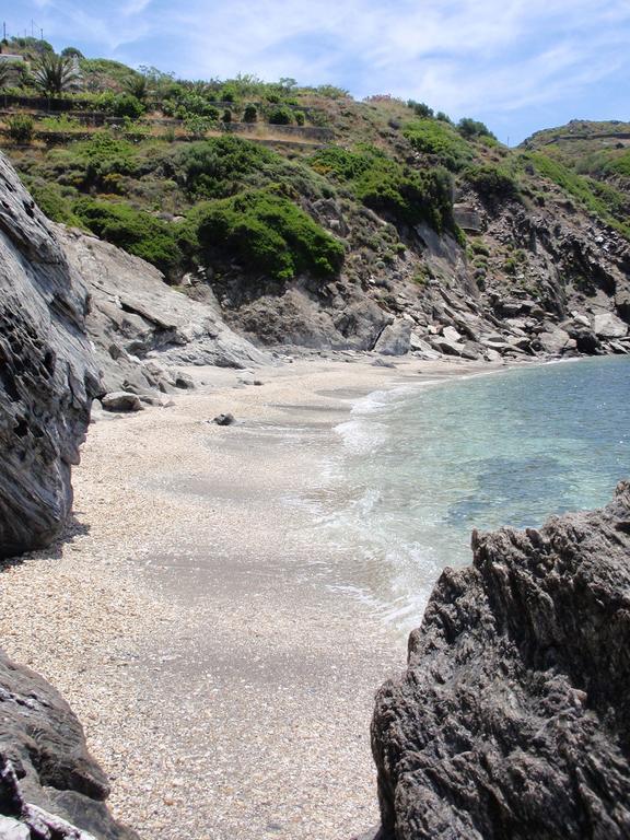 Kourtali Private Beach House Gavrio Exterior foto